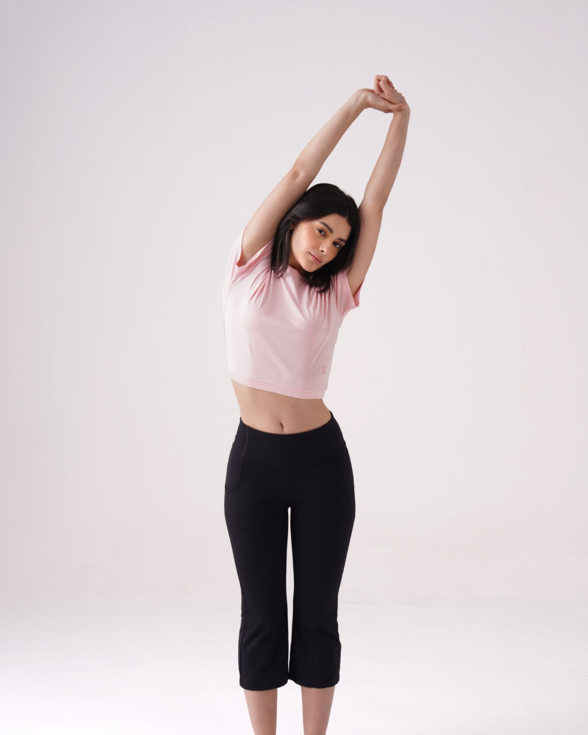 कोर मिड्रिफ क्रॉप टॉप