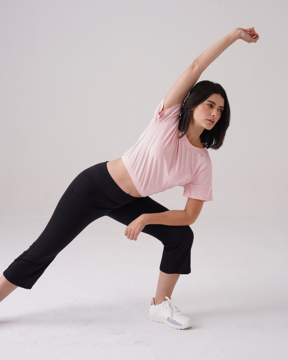 कोर मिड्रिफ क्रॉप टॉप