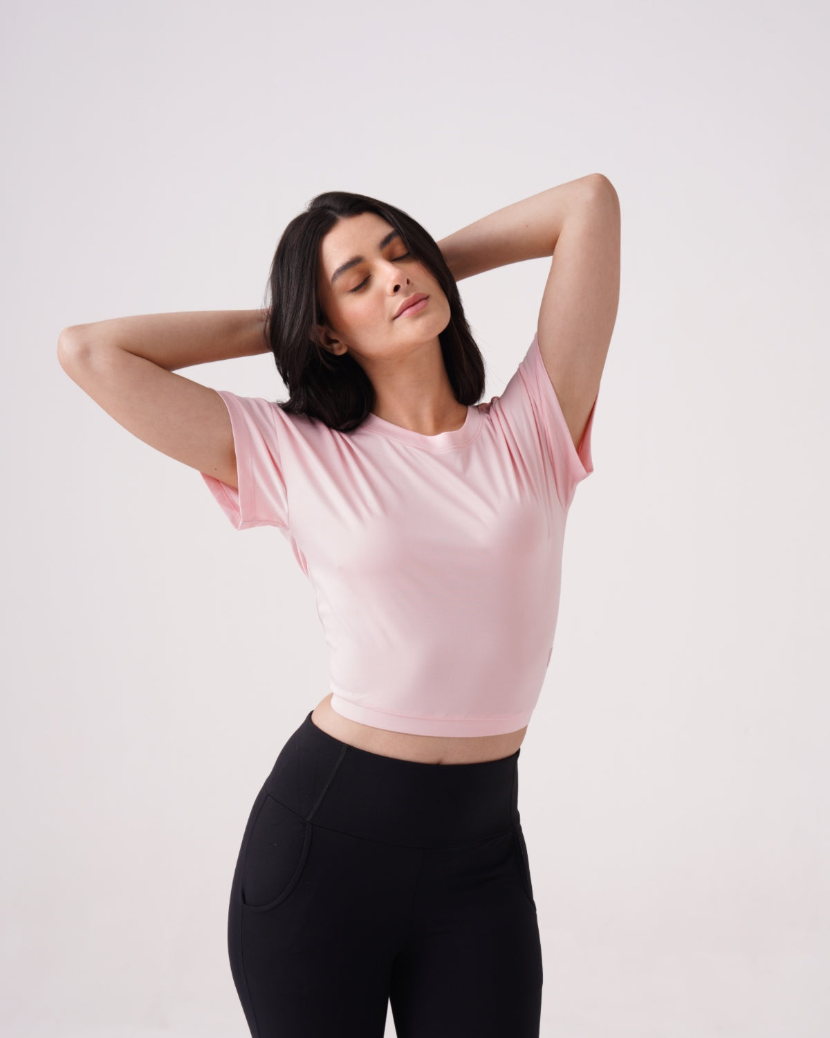 कोर मिड्रिफ क्रॉप टॉप