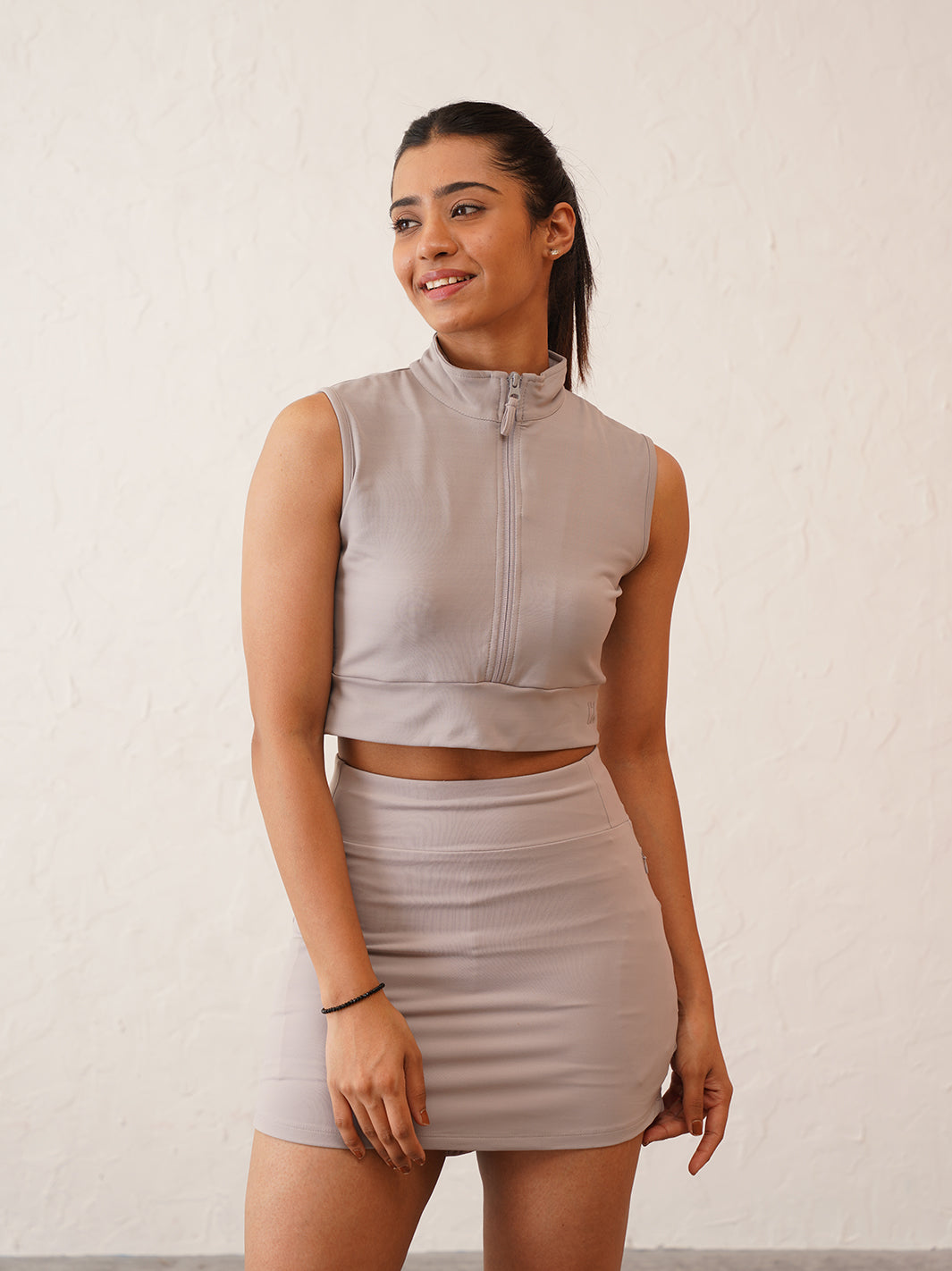 Core Front Zip High-Neck Crop Top (L)