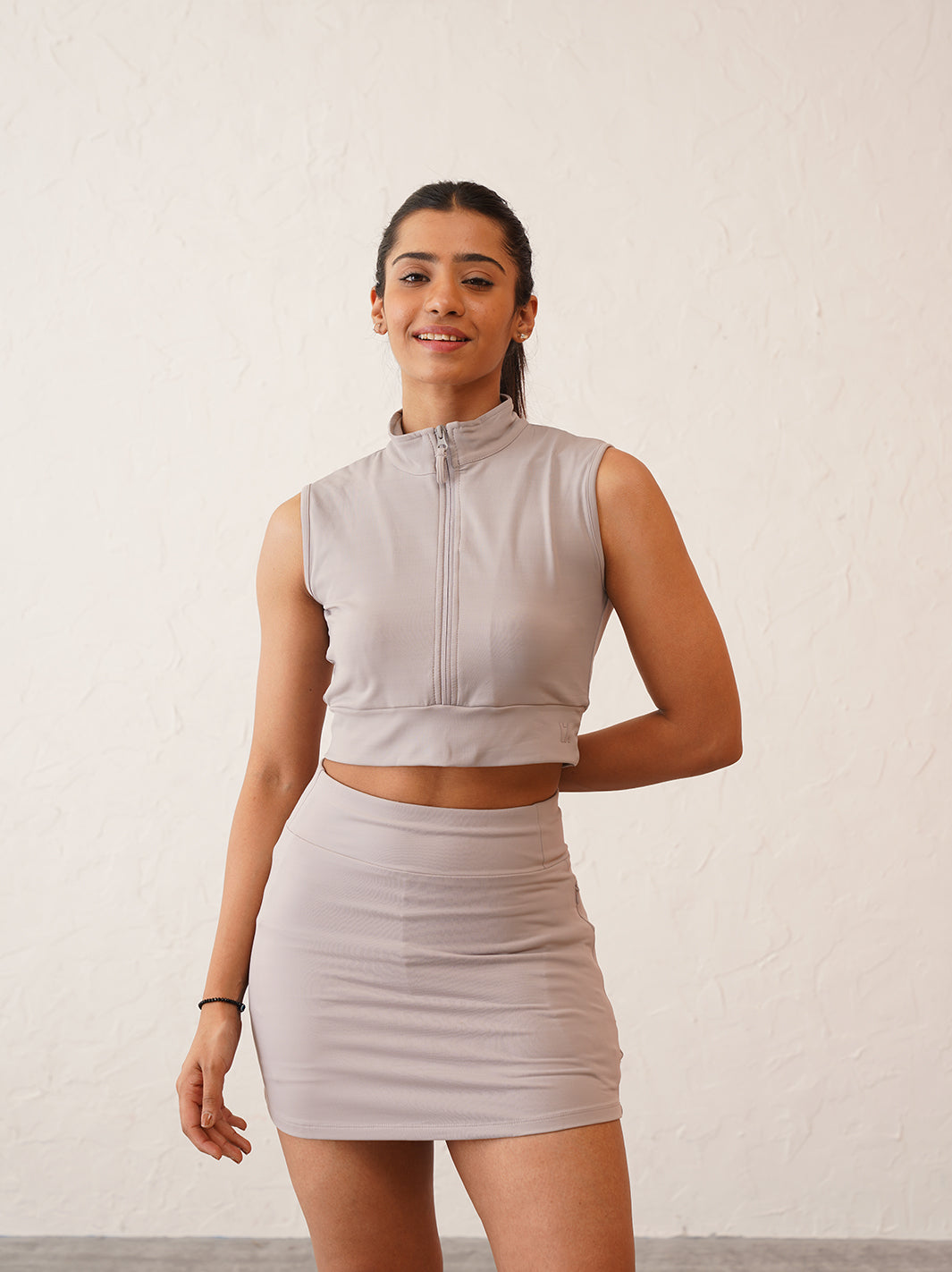 Core Front Zip High-Neck Crop Top (L)