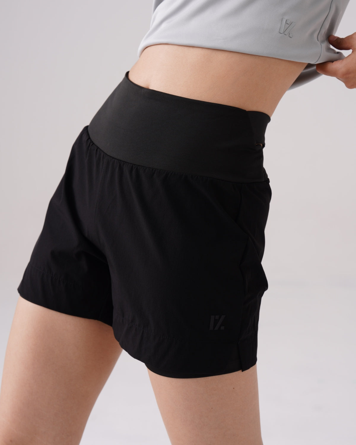 Swoosh Crossbelt Shorts (B)