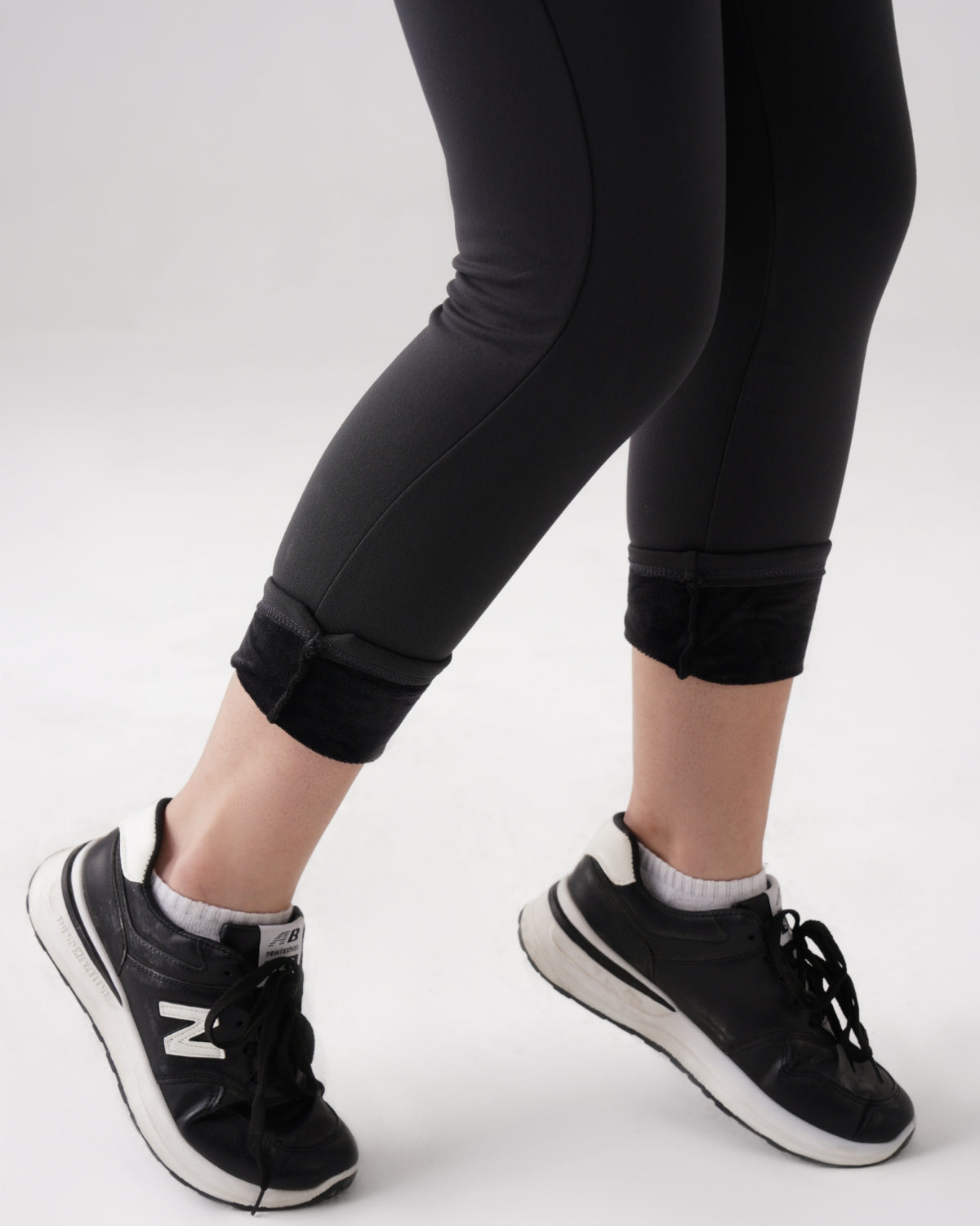 Warm-strech Leggings with Pockets | Furry Warmth (G)