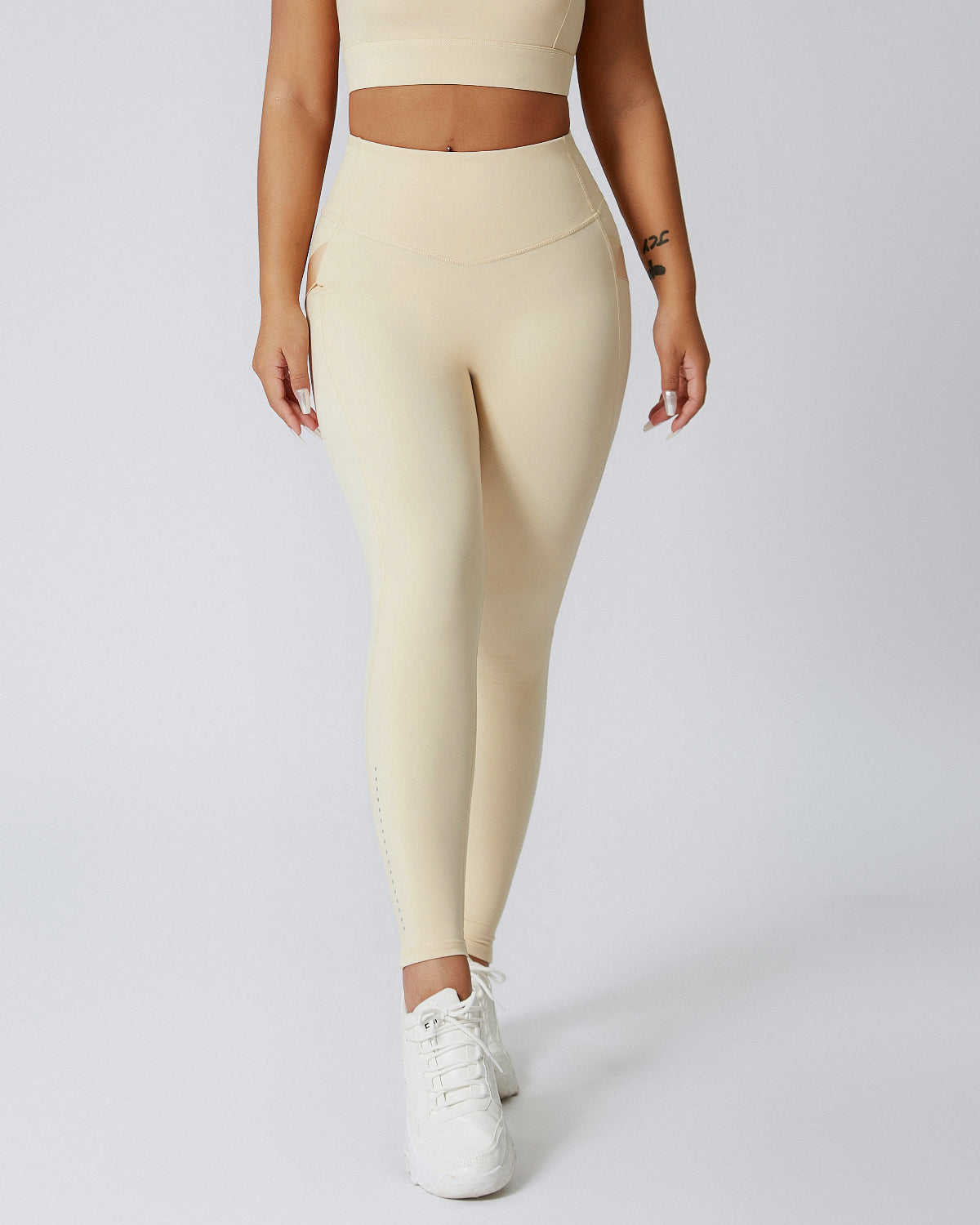 Swoosh Sculpt Performance Leggings | Booty Sculpt | Towel Holder | Hidden Waist Pocket | No Front Seam | Softretch® (Ivory)
