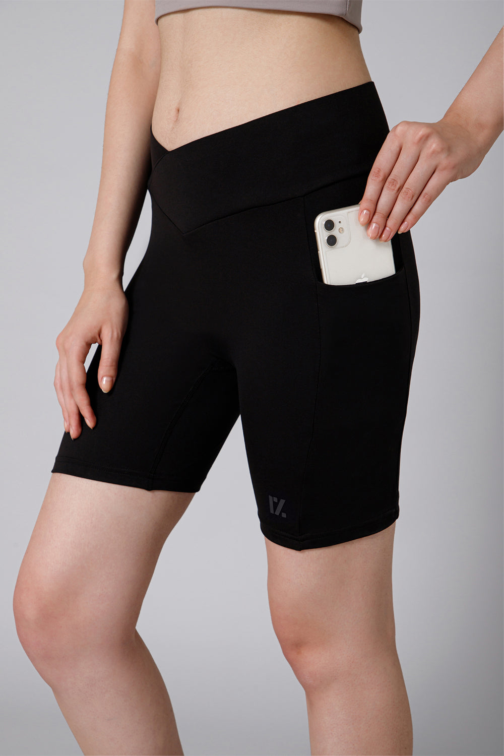 Cycle shorts with clearance pockets